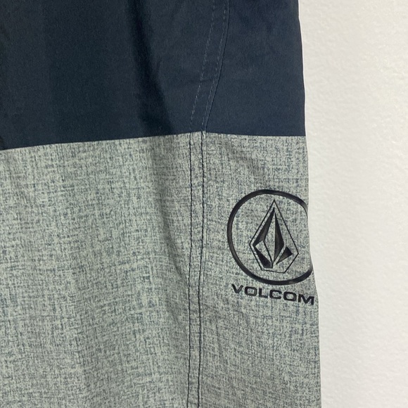 Volcom Mens Size 38 Black Combo Manic 2 Boardshorts - Picture 3 of 6